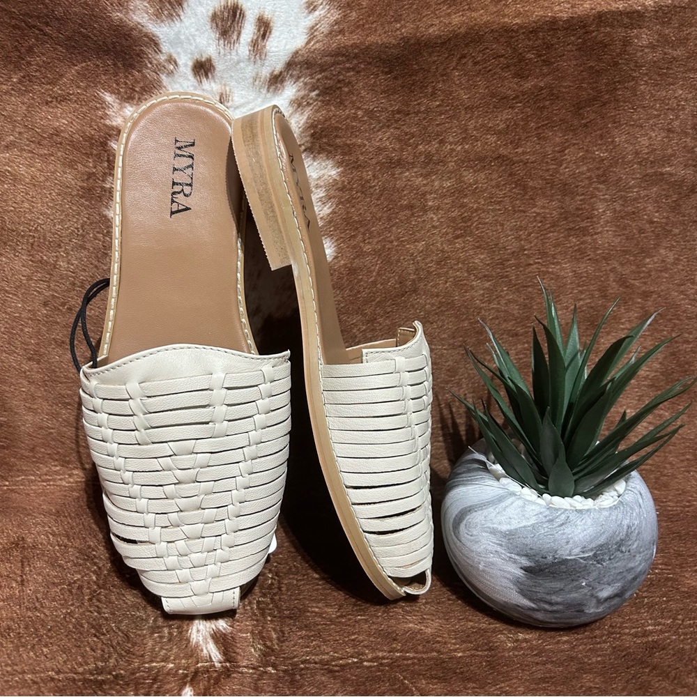 Myra Bag Cream Artisanal Leather Mules